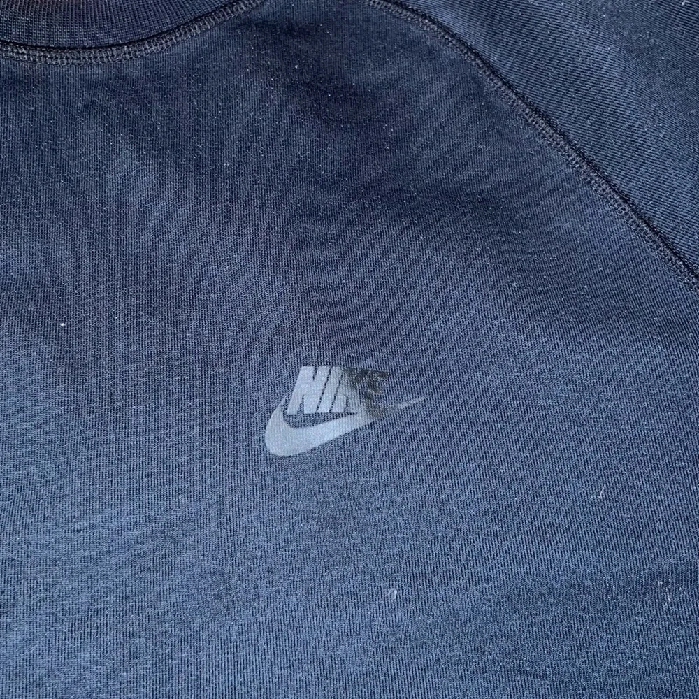 Nike tech fleece sweater